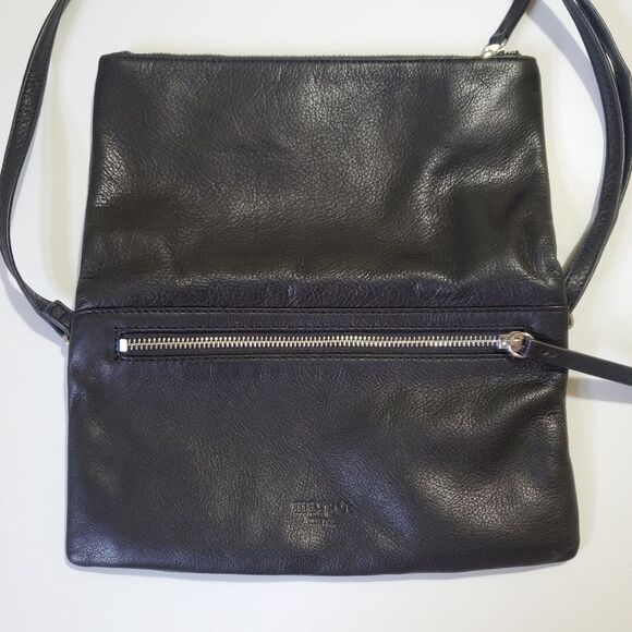 Margot black leather fold over crossbody flat shape - Picture 4 of 8